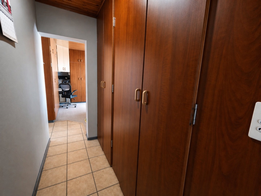 3 Bedroom Property for Sale in Langenhovenpark Free State